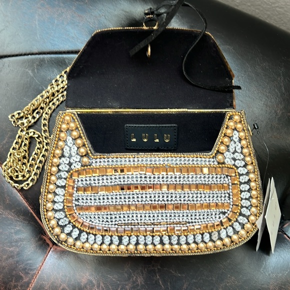Lulu NYC brand new with tags cross body beaded chain flap purse - Picture 3 of 7